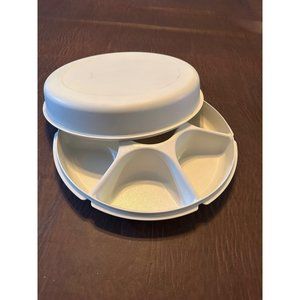 Tupperware divided Vegetable Chip and Dip tray with Lid